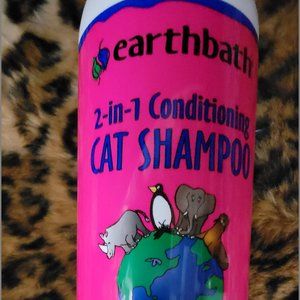 Cat Shampoo Earthbath Natural.. Bran New! Safe for Kittens! .. Luv The Smell